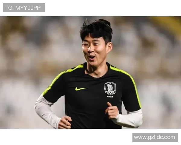 长沙国足与韩国队激烈对抗引发争议踢人事件引发球迷热议 长沙国足与韩国队激烈对抗引发争议踢人事件引发球迷热议